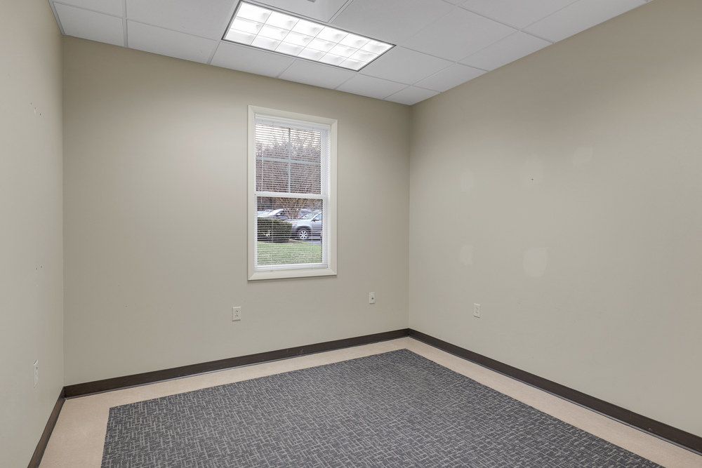 Cross Park Center: 9123 - 9131 Cross Park Drive, Knoxville, TN 37923